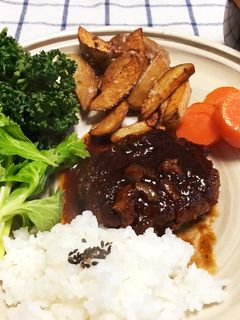 お手軽に華やかな味に♪ハンバーグソース-レシピのメイン写真