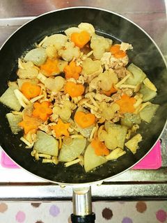 ♥や☆&ミッキー大根人参と豚肉の煮物-レシピのメイン写真