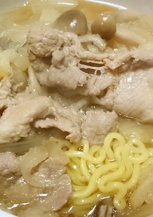 野菜たっぷり♪しめじと白菜の肉そば-レシピのメイン写真
