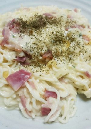 塩ラーメンでカルボナーラ風 簡単手抜き-レシピのメイン写真