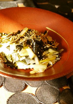 すぐできる♪わかめと長ネギのニンニク炒め-レシピのメイン写真