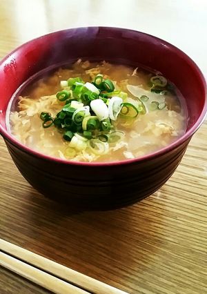 ぐーたら娘の味噌汁＊玉ねぎと玉子の味噌汁-レシピのメイン写真