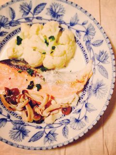 鮭とカリフラワーのクリームソース**-レシピのメイン写真