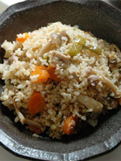 ナンプラーで豚肉としめじのエスニックご飯-レシピのメイン写真