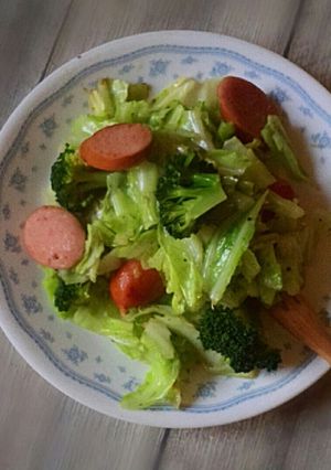 キャベツとフランクフルトのハーブソテー-レシピのメイン写真