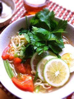 トマトとパクチーのエスニック塩ラーメン-レシピのメイン写真