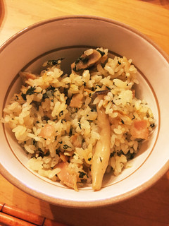 春菊とシメジとベーコンの炊き込みご飯-レシピのメイン写真