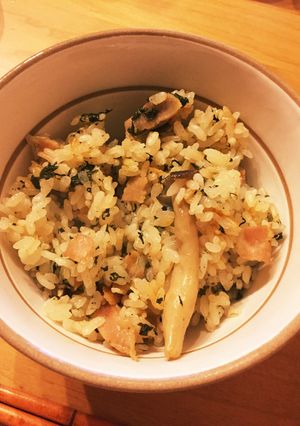 春菊とシメジとベーコンの炊き込みご飯-レシピのメイン写真