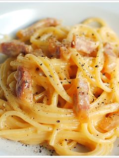 グアンチャーレと全卵＋卵黄カルボナーラ by 神戸いたりあ屋