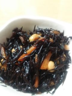 発芽豆入りひじきの煮物-レシピのメイン写真