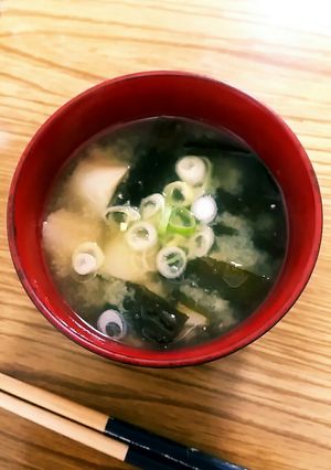 ぐーたら娘の味噌汁＊お麩とワカメの味噌汁-レシピのメイン写真