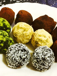 糖質制限◆ココアで生チョコ風トリュフ5種-レシピのメイン写真