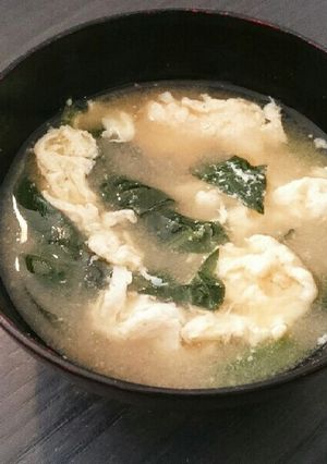 卵とほうれん草味噌汁-レシピのメイン写真