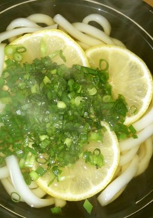 冷たいor温かい　レモンうどん-レシピのメイン写真