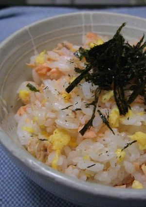 鮭と炒りタマゴのまぜご飯♪-レシピのメイン写真