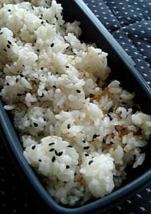 ⑥混ぜるだけ✿ごま油naごまおかかご飯-レシピのメイン写真