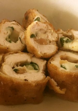 鶏・胸肉の梅とモッツァレラのロール揚げ-レシピのメイン写真