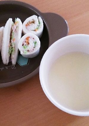 離乳食手づかみ期♡くるくるサンドイッチ☺-レシピのメイン写真