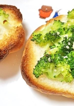 ブロッコリーと粉チーズのトースト-レシピのメイン写真