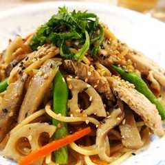 รูปของ きんぴらリメイク♪根菜と鶏肉の和風パスタ