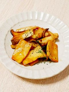 簡単♡エリンギの醤油香るバターステーキ-レシピのメイン写真
