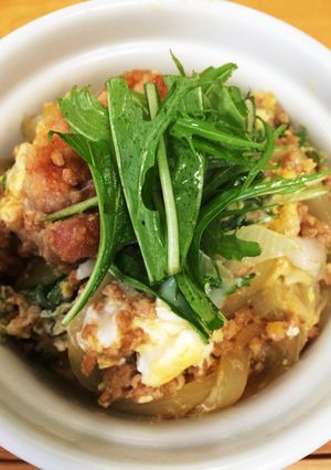親子丼！照焼チキンとそぼろ。麺つゆで簡単-レシピのメイン写真