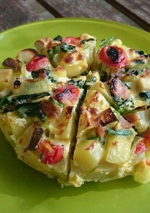 クリスマスにも☆野菜たっぷりオムレツ-レシピのメイン写真