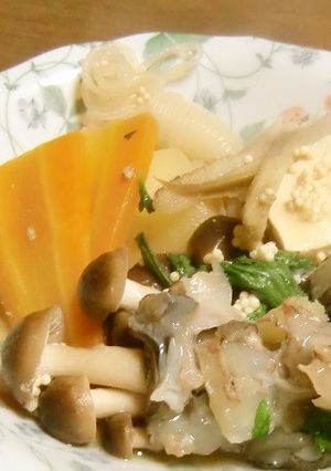 ゴッコ入り、具だくさんの冬の鍋-レシピのメイン写真