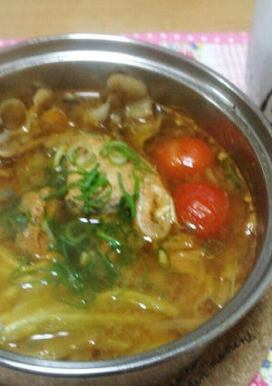 簡単鯖味噌煮缶でチゲ風一人鍋-レシピのメイン写真
