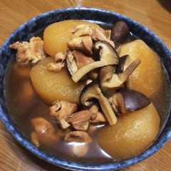 รูปของ 高校生が作った！【鶏と大根の煮物】