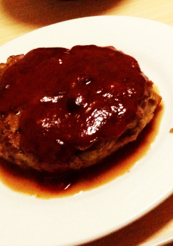肉汁たっぷり！簡単★うちのハンバーグ-レシピのメイン写真