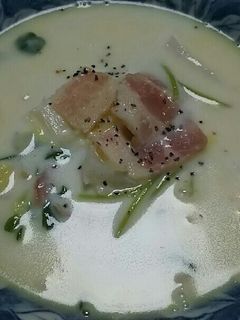 白菜とベーコンのミルクコンソメスープ-レシピのメイン写真