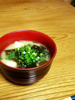 ぐーたら娘の味噌汁*豆腐とワカメの味噌汁-レシピのメイン写真