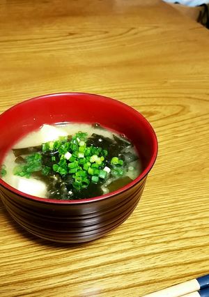 ぐーたら娘の味噌汁＊豆腐とワカメの味噌汁-レシピのメイン写真