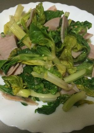 セロリの葉とハムの炒め物-レシピのメイン写真