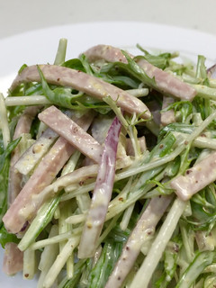 簡単‼水菜と魚肉ソーセージのサラダ-レシピのメイン写真