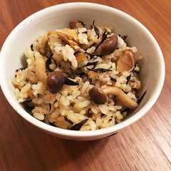 รูปของ 余ったひじきの煮物でひじきご飯♡