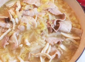寒い日に♡白菜と豚バラの味噌バター鍋-レシピのメイン写真