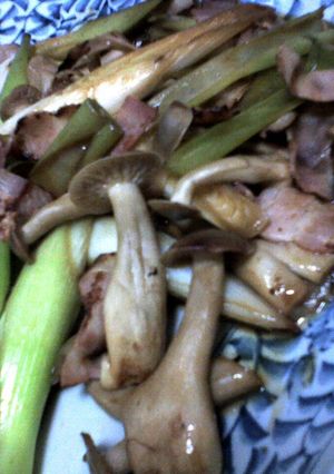 しめじと葱のﾎﾟﾝ酢炒め-レシピのメイン写真