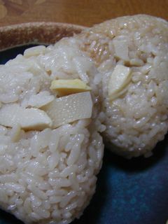 旬を味わう☆たけのこご飯おにぎり-レシピのメイン写真
