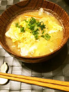 簡単!白菜と人参、ふんわり卵のお味噌汁-レシピのメイン写真