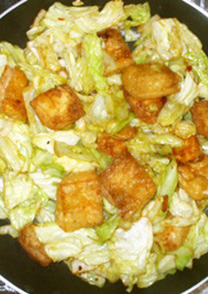 簡単！油揚げ＋きゃべつ＋豆板醤の野菜炒め-レシピのメイン写真