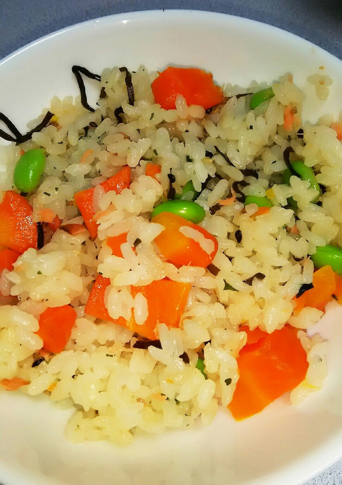 簡単！にんじんと枝豆の混ぜ込みご飯-レシピのメイン写真