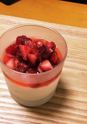 ぷるんぷるんないちごパンナコッタ-レシピのメイン写真