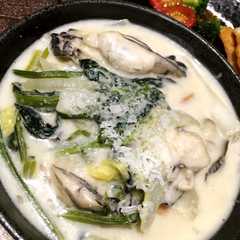 รูปของ 旨みがギュッ簡単美味しい牡蠣のシチュー