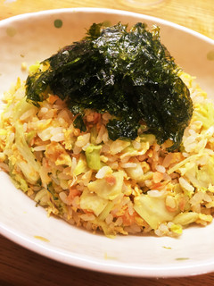 簡単!鮭とキャベツのチャーハン-レシピのメイン写真