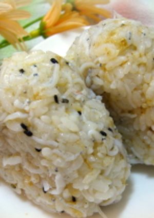 しらすおかかおにぎり-レシピのメイン写真