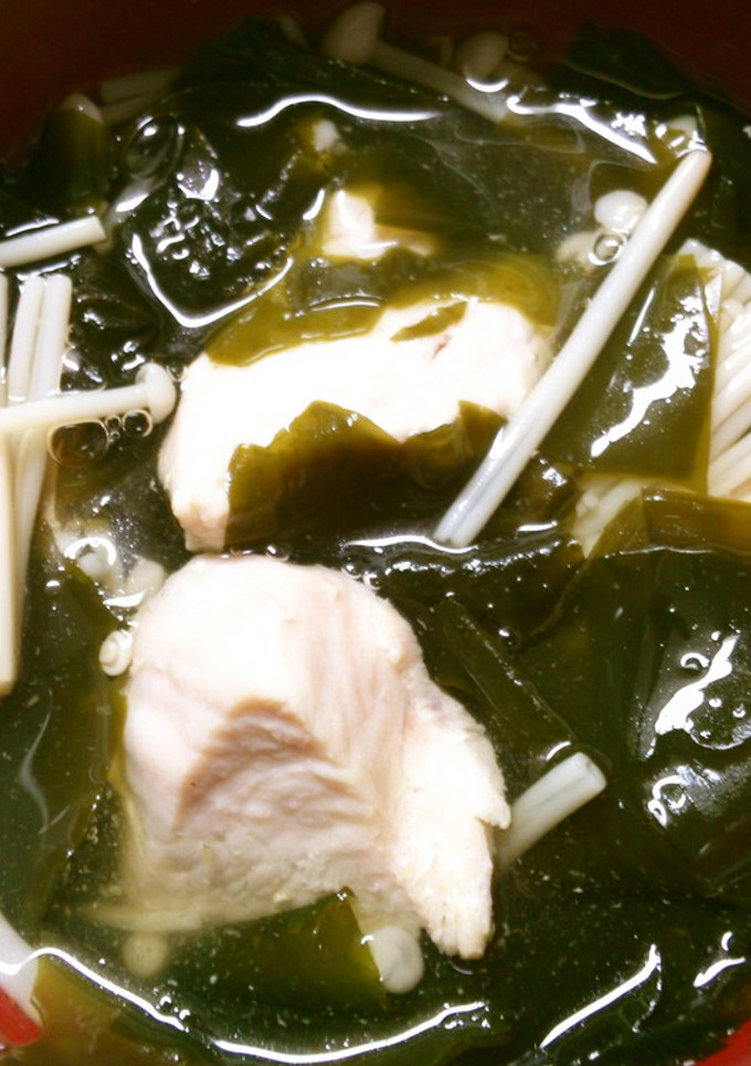 簡単！鶏むね肉 ワカメ えのきのすまし汁-レシピのメイン写真