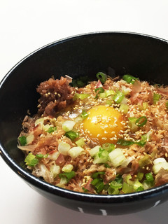 お夜食に。梅ゴマ納豆うどん!-レシピのメイン写真