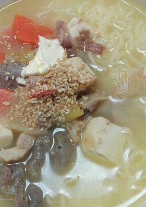 牛すじ煮込み塩ラーメン☆☆☆-レシピのメイン写真